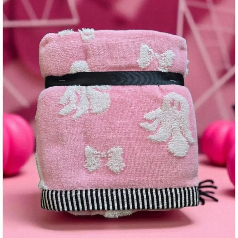 Set 2 Betsey Johnson Pink Halloween Ghost Hand Towels 16x26 Cotton Embroidered